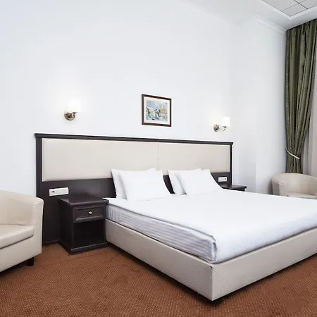 Hotel Stadium Park 4*